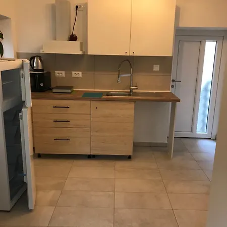 Centar Zadarska * Pula