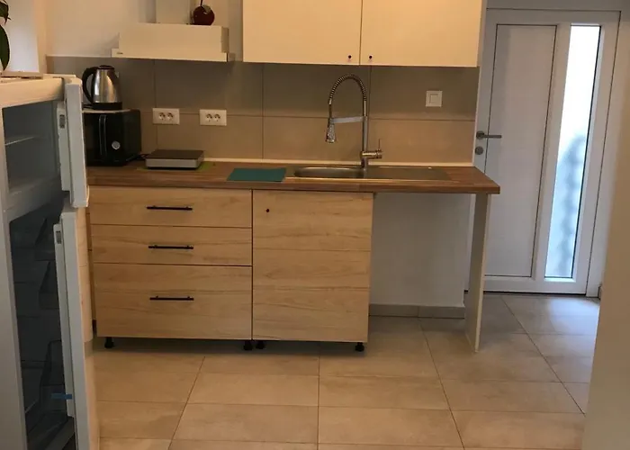 Centar Zadarska * Pula